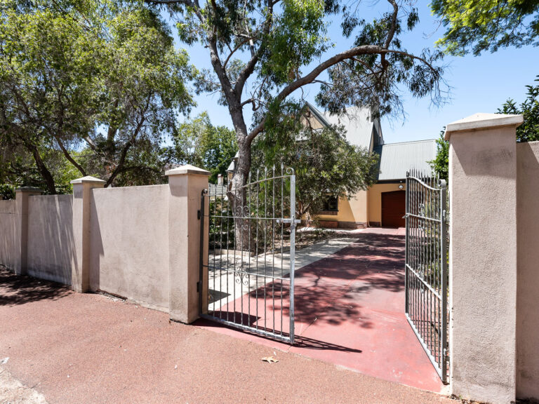 8 Dalgety Street gallery