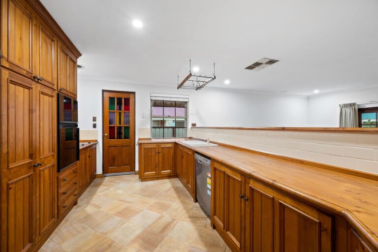 6 Darel Close gallery