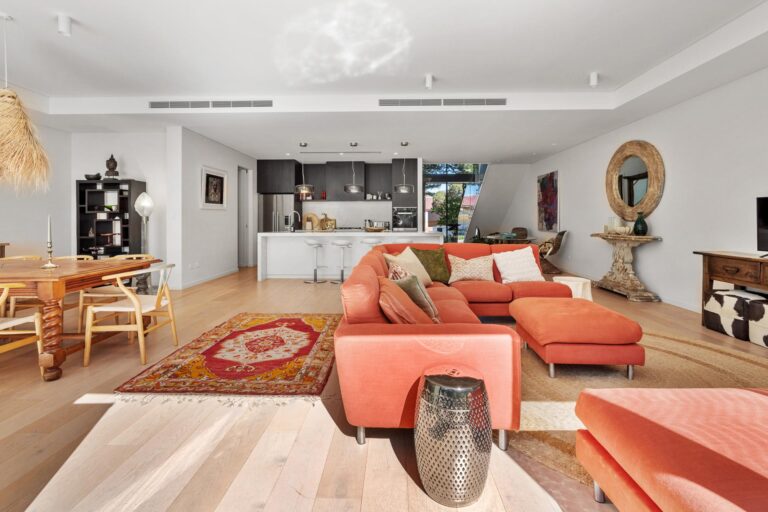 16A Gibney Street gallery