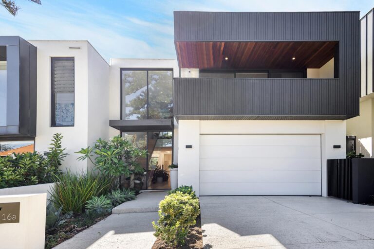 16A Gibney Street gallery