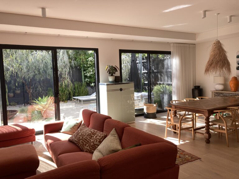 16A Gibney Street gallery