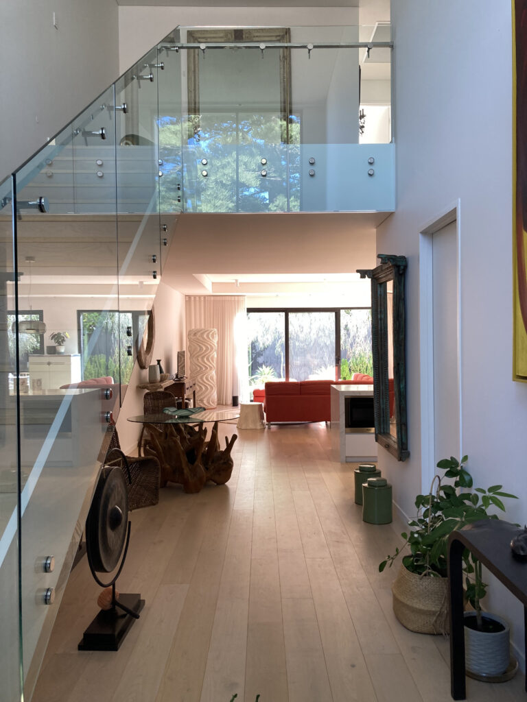 16A Gibney Street gallery