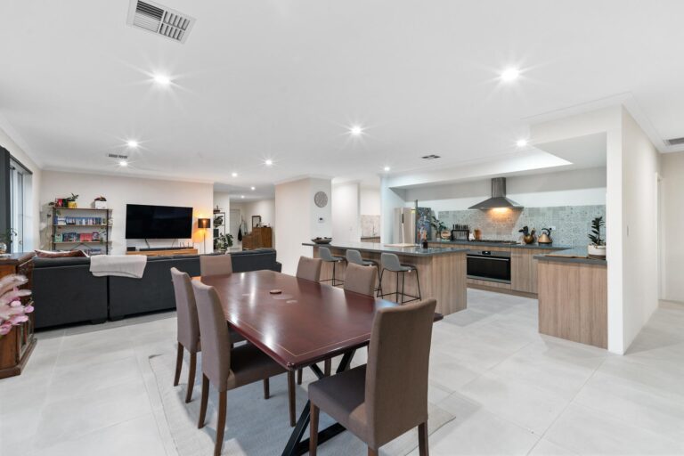 5 Dakota Street gallery