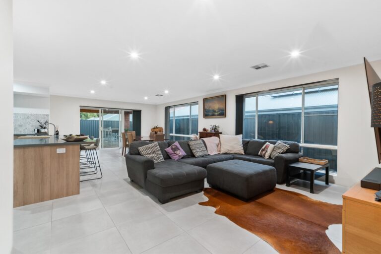 5 Dakota Street gallery