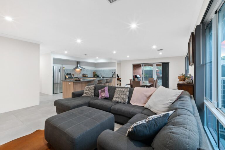 5 Dakota Street gallery