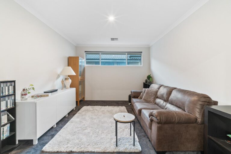 5 Dakota Street gallery