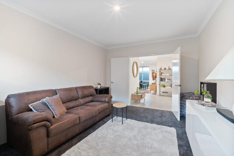 5 Dakota Street gallery