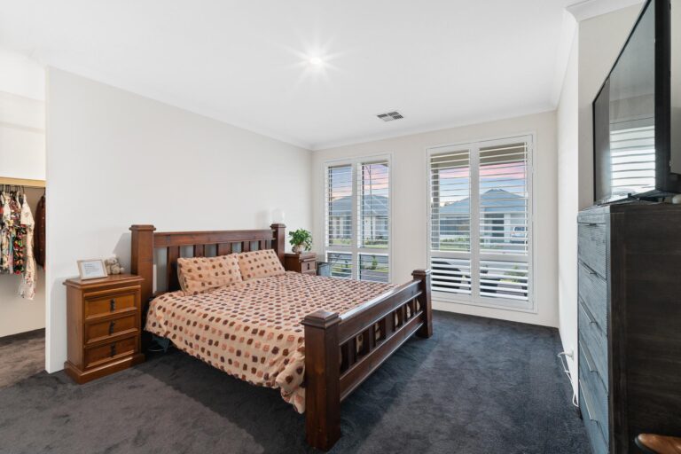 5 Dakota Street gallery