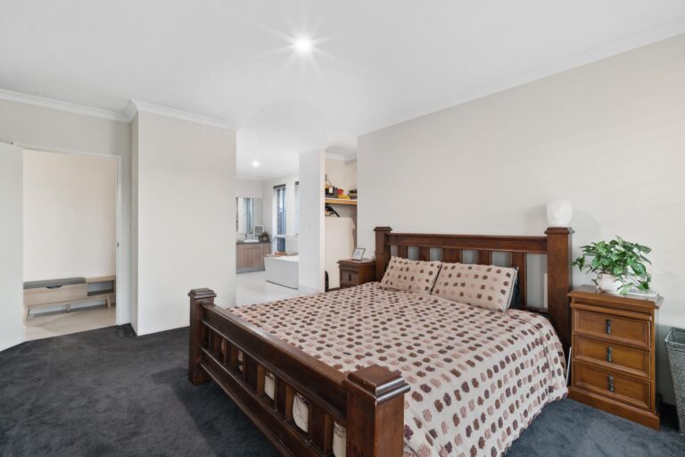 5 Dakota Street gallery