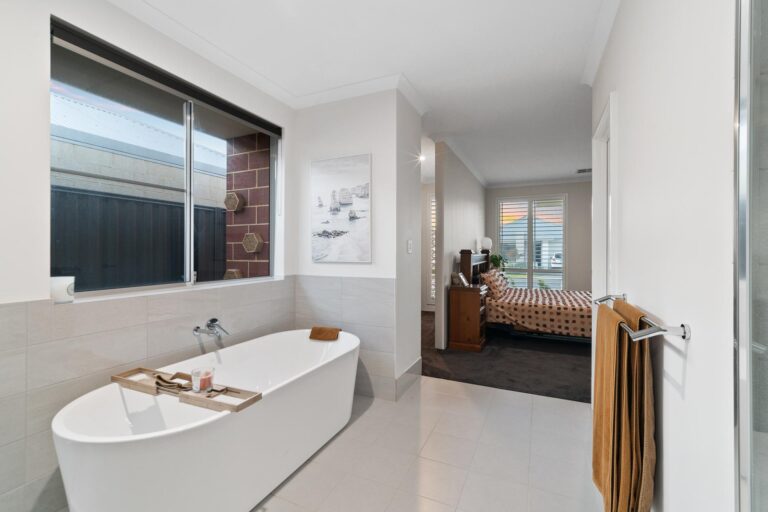 5 Dakota Street gallery