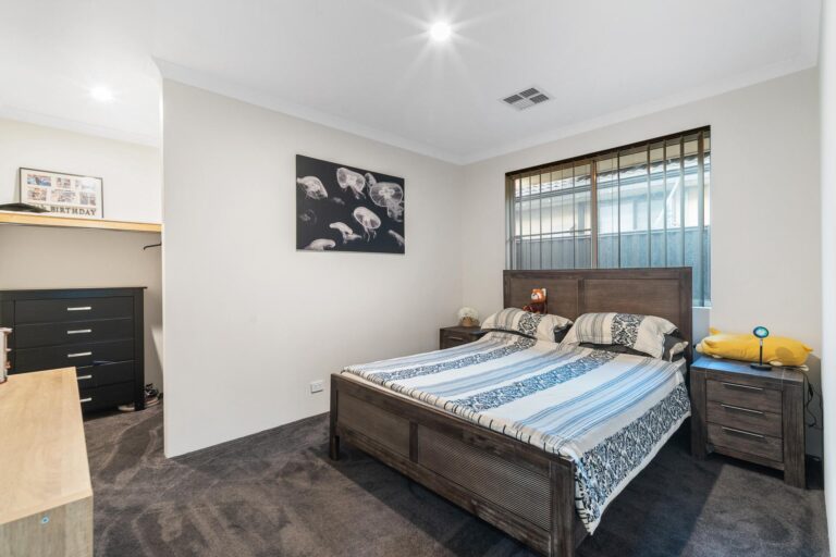 5 Dakota Street gallery