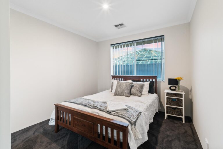 5 Dakota Street gallery