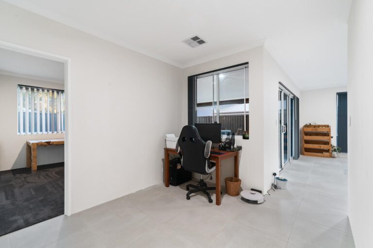 5 Dakota Street gallery