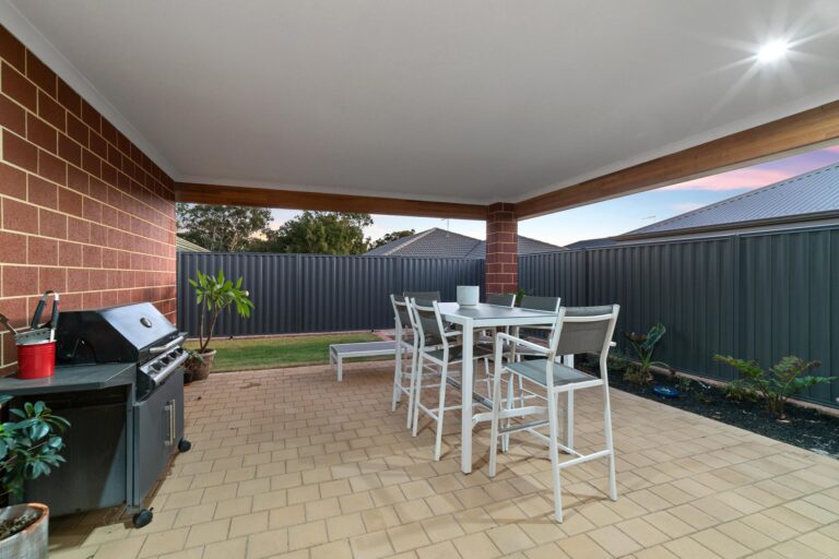 5 Dakota Street gallery