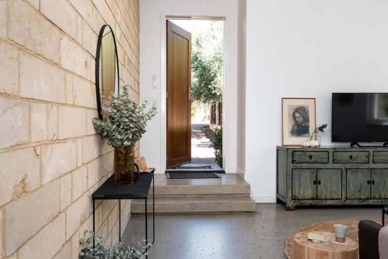 House 2/16 Mather Road gallery