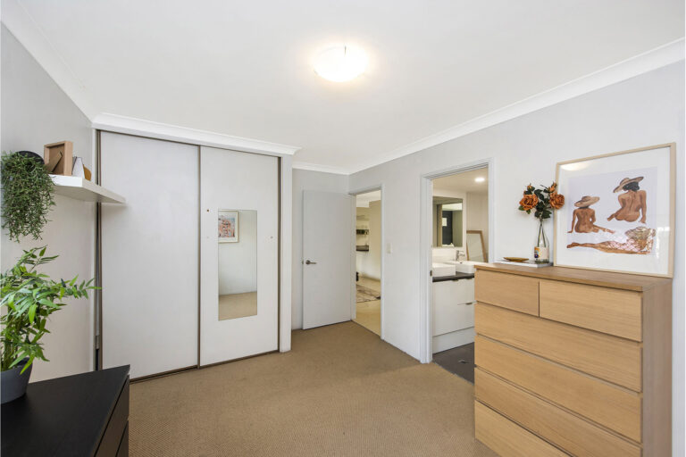 11/4 Waterway Court gallery