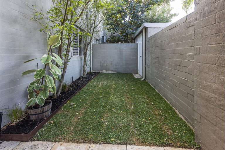11/4 Waterway Court gallery