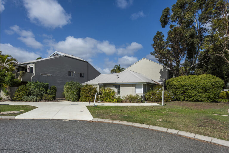 11/4 Waterway Court gallery