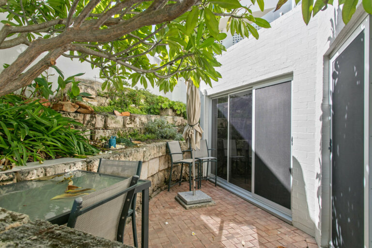 3/152 Marine Parade gallery