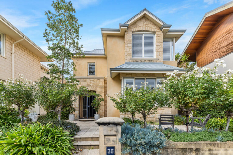 35 Corkhill Street gallery