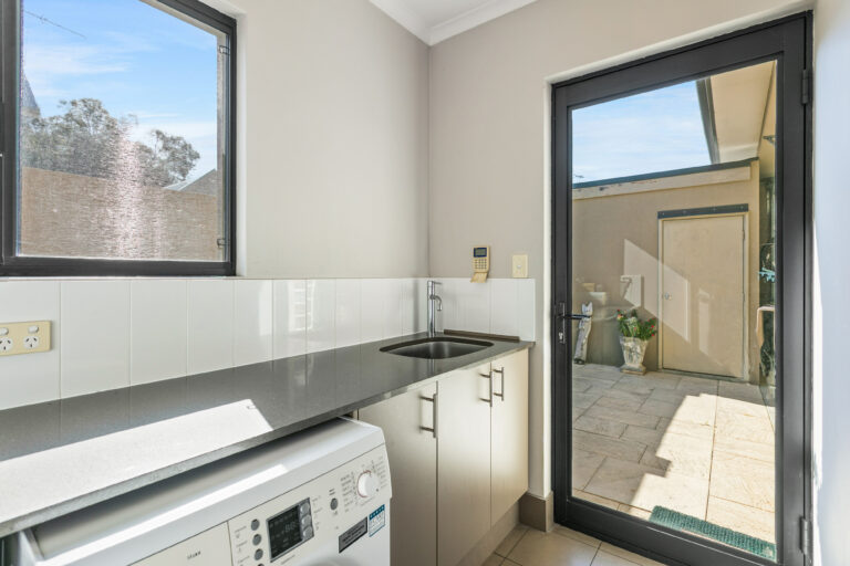36A Smyth Road gallery