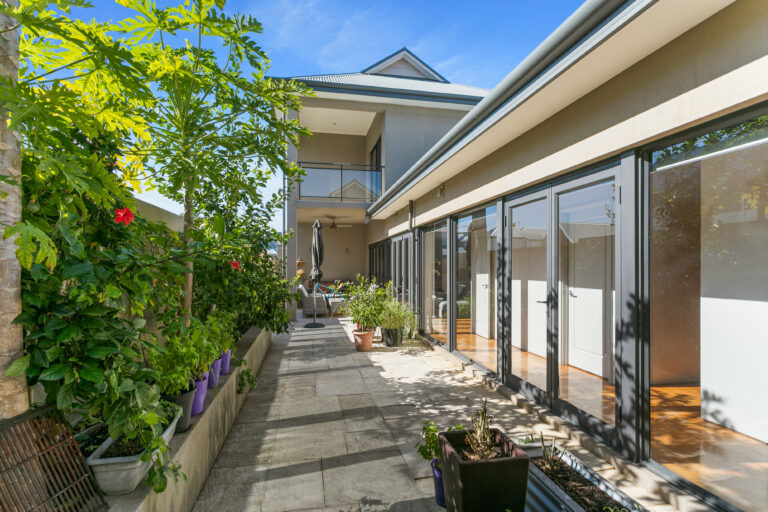 36A Smyth Road gallery