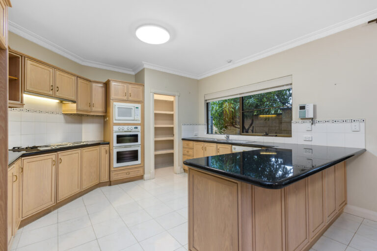 6/101 Bindaring Parade gallery