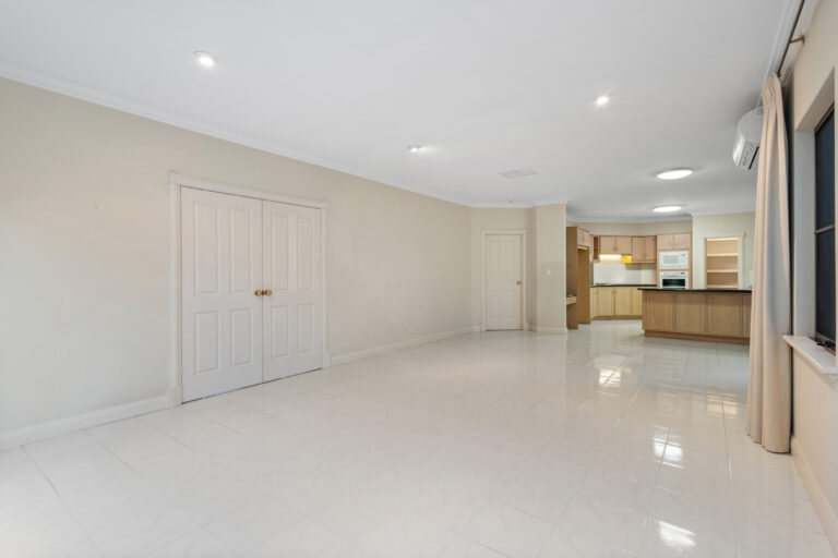 6/101 Bindaring Parade gallery