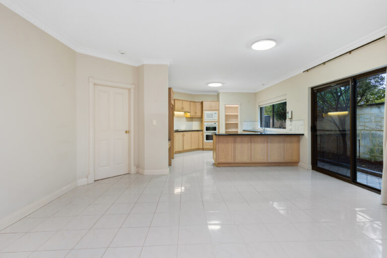 6/101 Bindaring Parade gallery