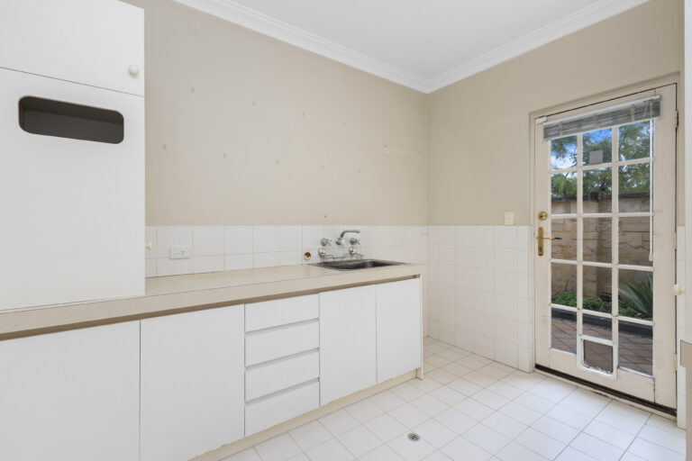 6/101 Bindaring Parade gallery