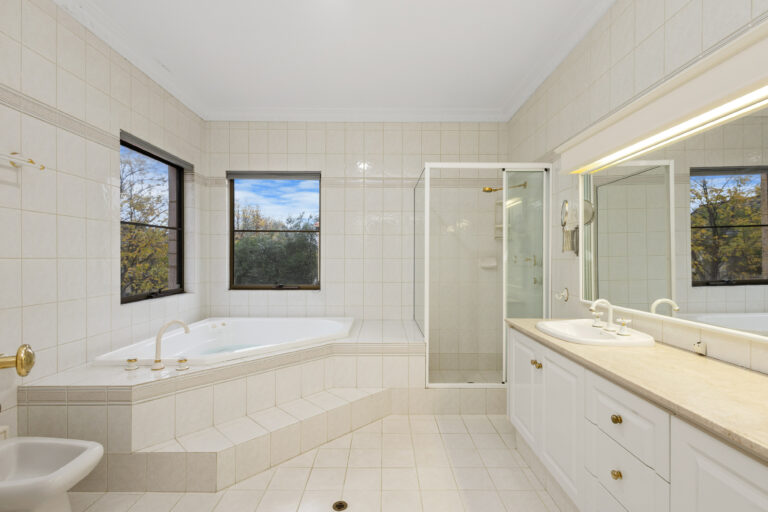 6/101 Bindaring Parade gallery