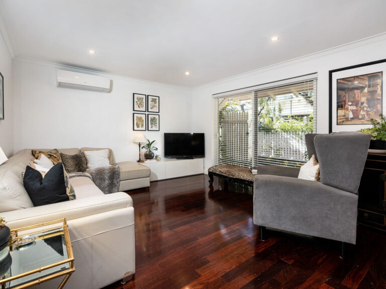 3 Queen Street gallery