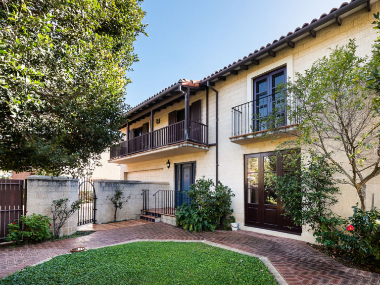 6 Aston Place gallery