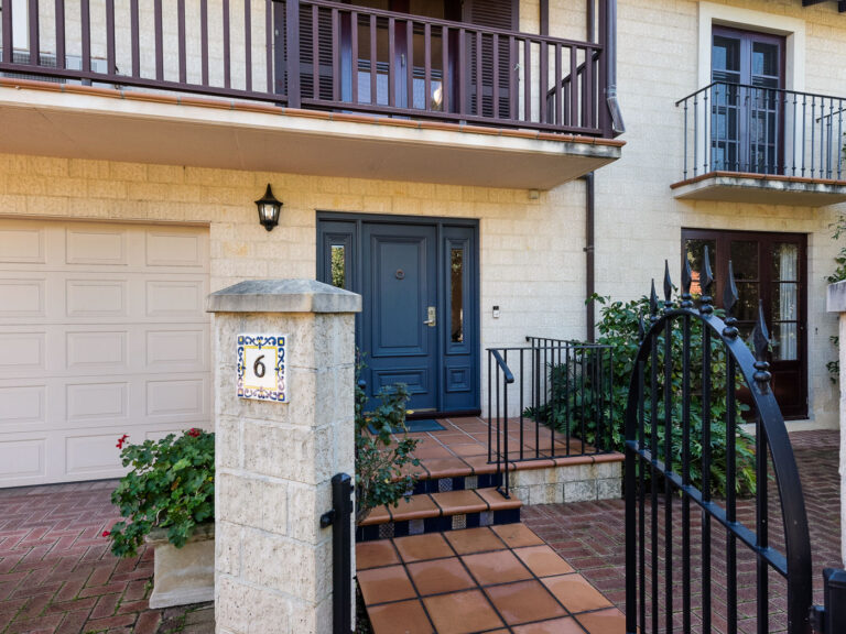 6 Aston Place gallery