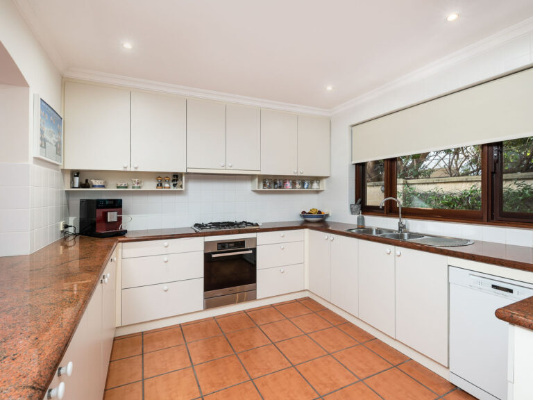 6 Aston Place gallery