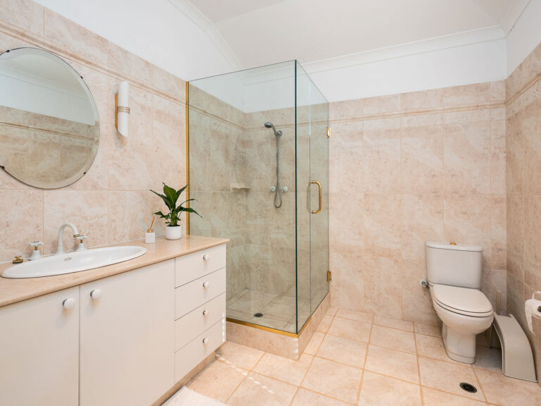 6 Aston Place gallery