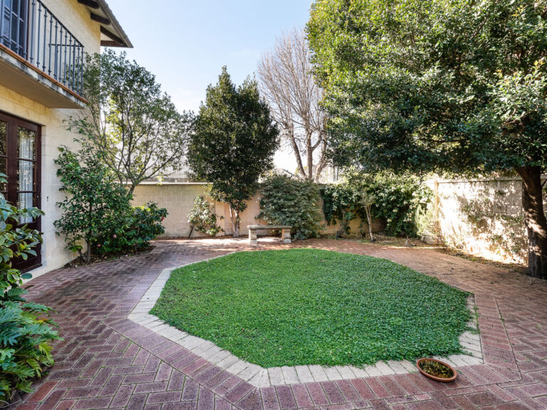 6 Aston Place gallery