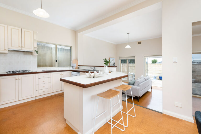 17 Curtin Avenue gallery