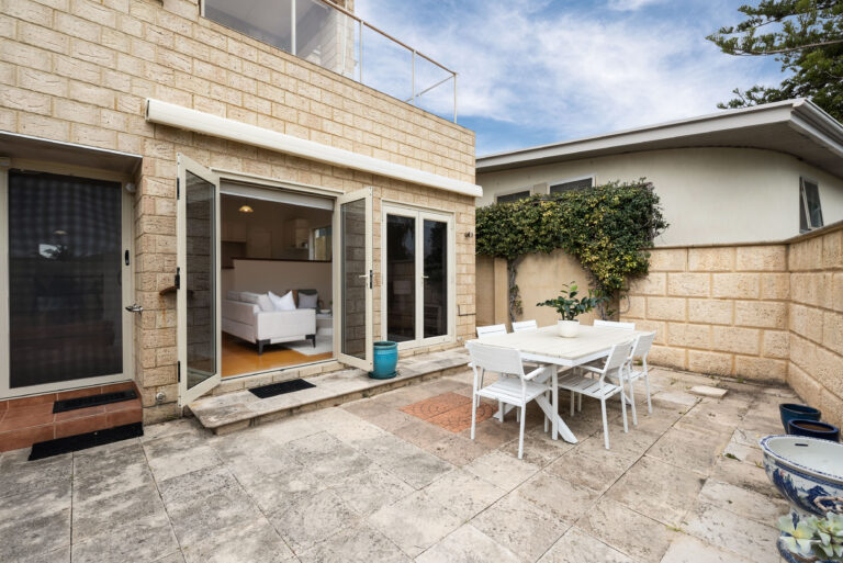 17 Curtin Avenue gallery