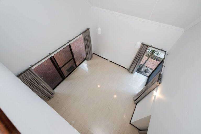 77 Kingsway gallery