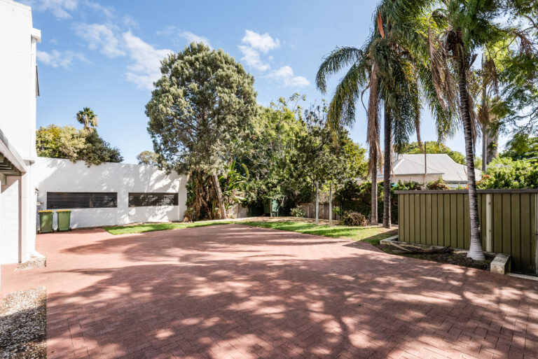 77 Kingsway gallery