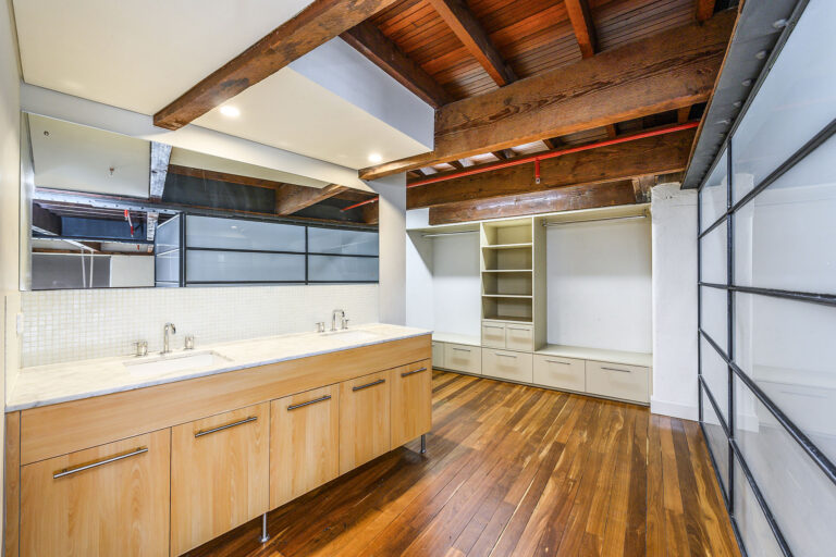 6 / 82 King Street gallery