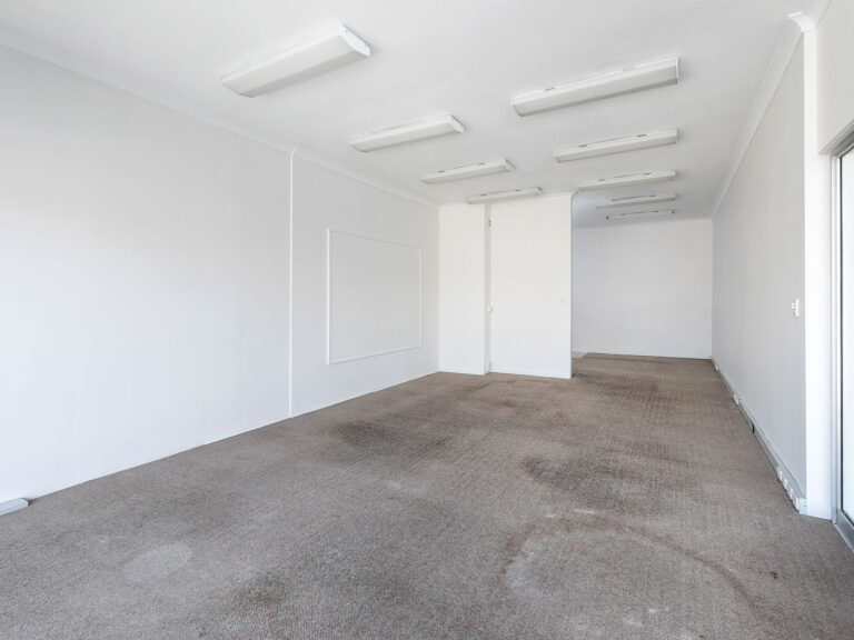 10/82-84 Nanson Street gallery