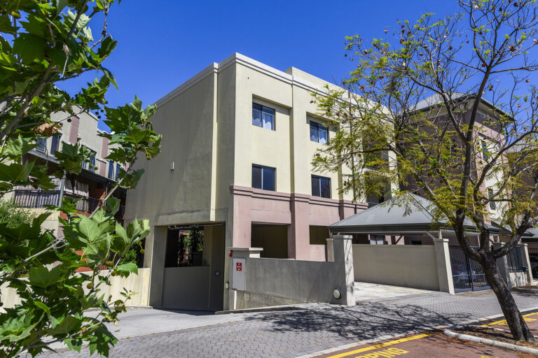 44 / 1 Roydhouse Street gallery