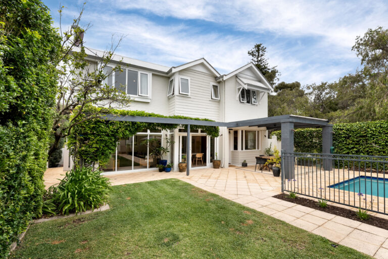 72 Napier Street gallery