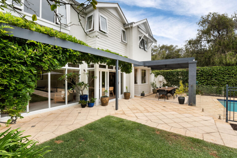 72 Napier Street gallery