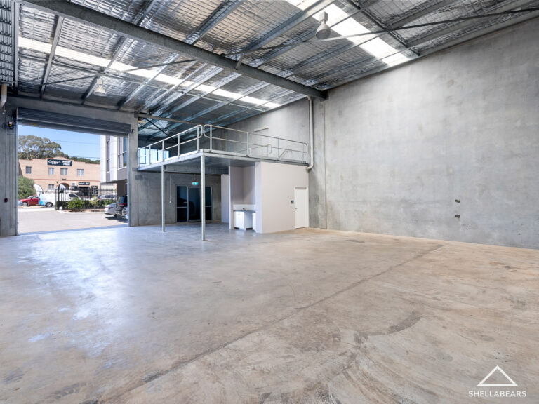 2/15 Bowen Street gallery