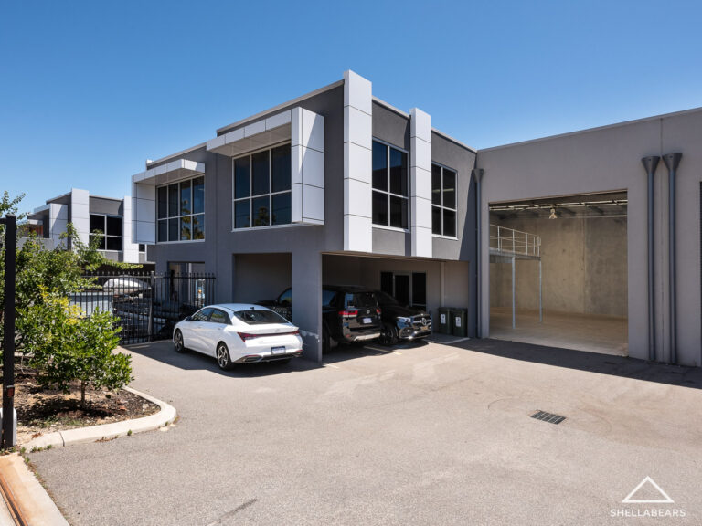 2/15 Bowen Street gallery