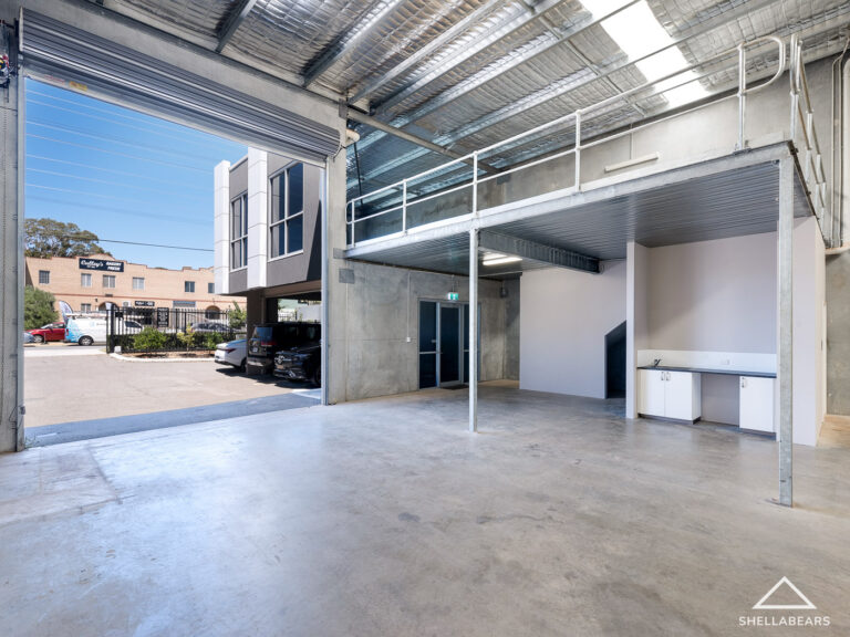 2/15 Bowen Street gallery