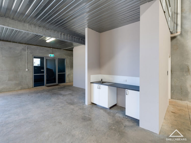 2/15 Bowen Street gallery